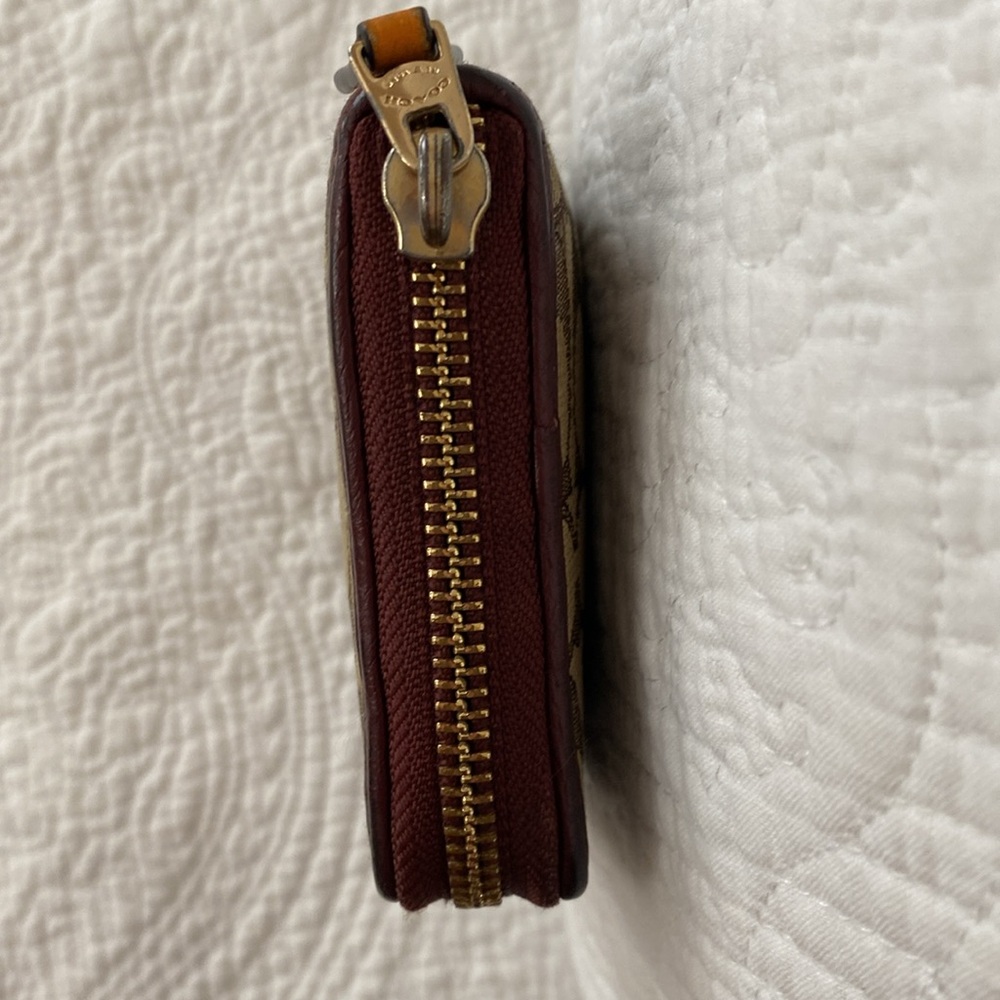 Coach Signature Jacquard With Stripe Accordion Zip Wallet — America’s Original - Picture 4 of 17